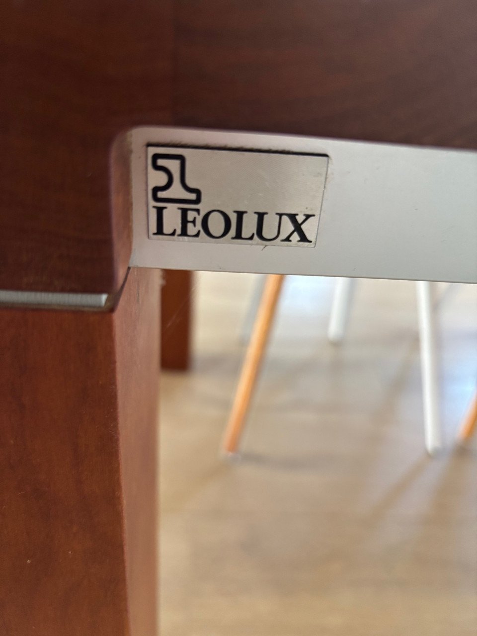Gratis op te halen grote Leolux Vivre tafel 220 bij 100
