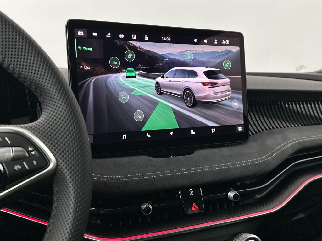 Skoda Superb sportline business 1.5 tsi phev 150 kw / 204 pk co