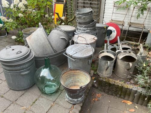 Partij zink voor in de tuin