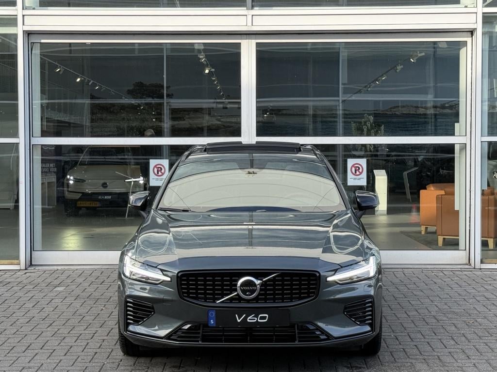 Volvo V60 t6 398pk recharge ultra dark| pano| 360camera| adap.cruise| awd