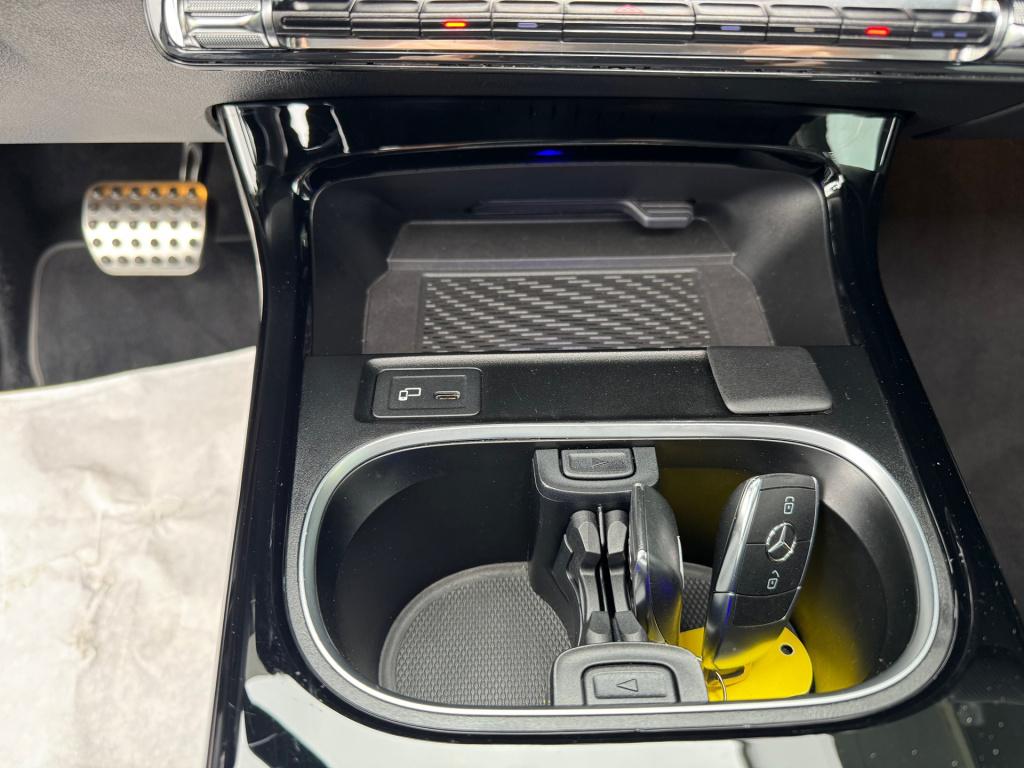 Mercedes-Benz A-Klasse 250 e amg line , night-pakket automaat . panoramadak