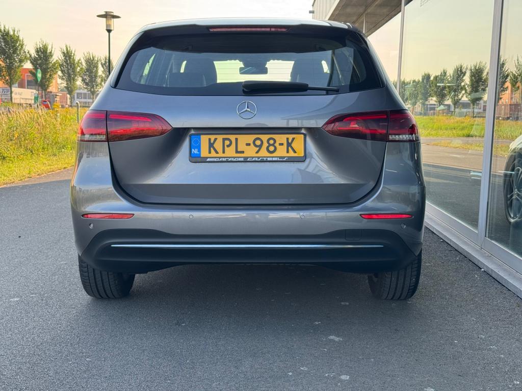 Mercedes-Benz B-Klasse 180 style automaat , achteruitrijcamera
