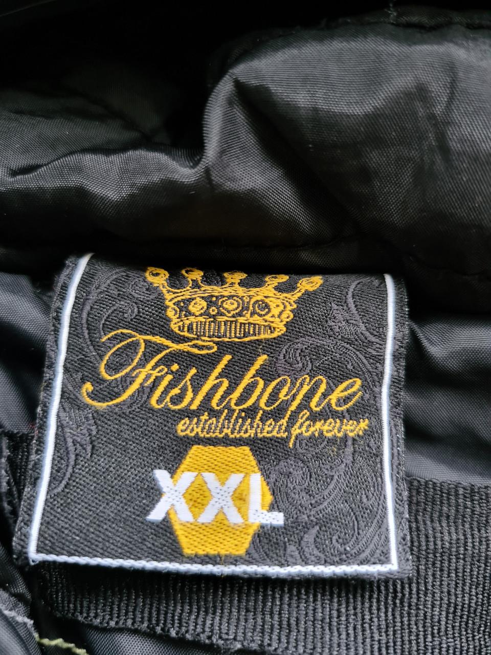 Zwarte gewateerde dikke puffer jas met capuchon van Fishbone  Maat XXL