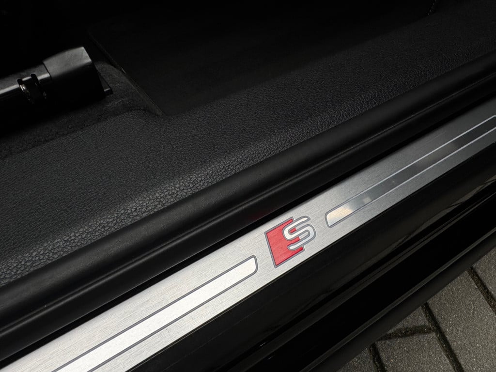 Audi Q3 35 tfsi 3x s-line * keyless * matrix led * carplay