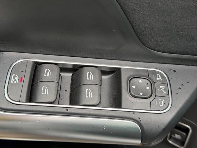 Mercedes-Benz Gla-klasse 180 amg line i 2025 i panorama dak i manufaktur al