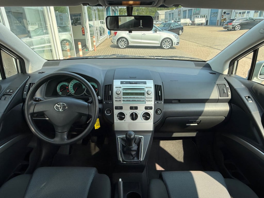 Toyota Corolla Verso 1.6 vvt-i terra