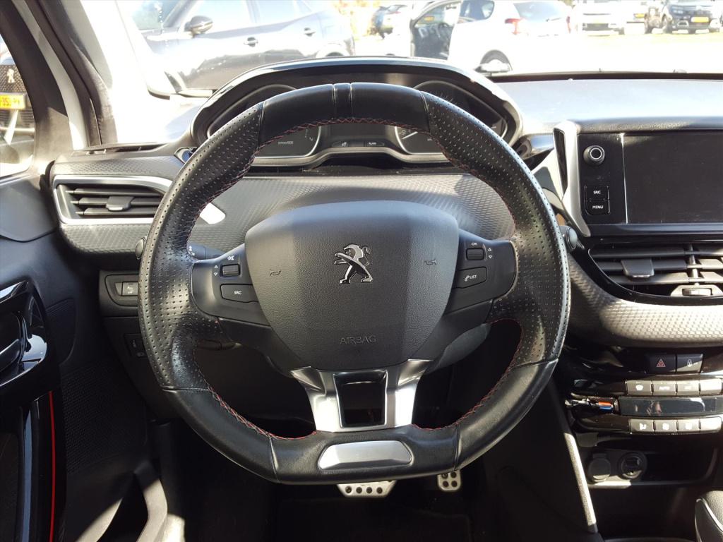 Peugeot 208 gtline 1.2-110pk automaat (eat6) trekhaak | apple carplay & and