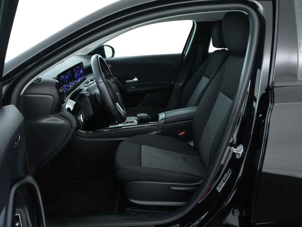 Mercedes-Benz A-Klasse 180 business solution | trekhaak | cruise control | 