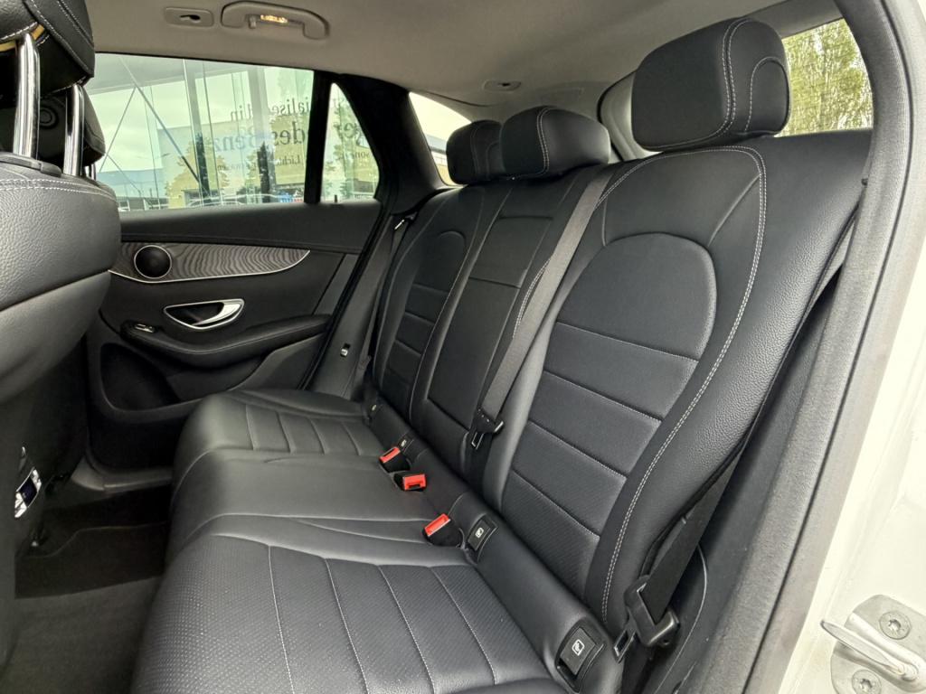Mercedes-Benz Glc 250 4matic amg line i camera i stoelverwarming i lederen 
