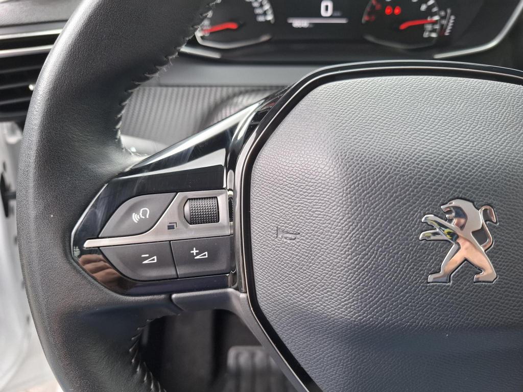 Peugeot 208 1.2 active pack navi/airco/lmv