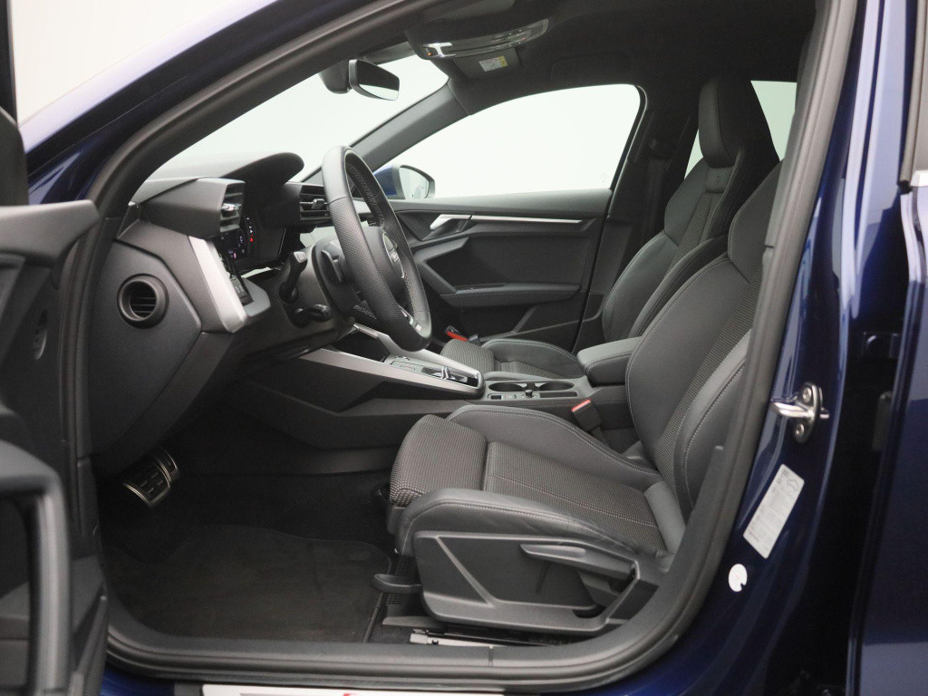 Audi A3 limousine 35 tfsi s edition | s-line interieur | automaat | navigat