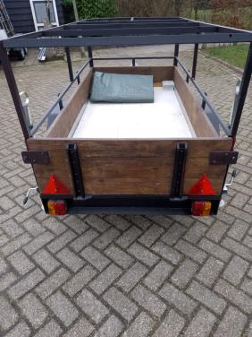 Nette aanhanger met frame - klaar voor gebruik!