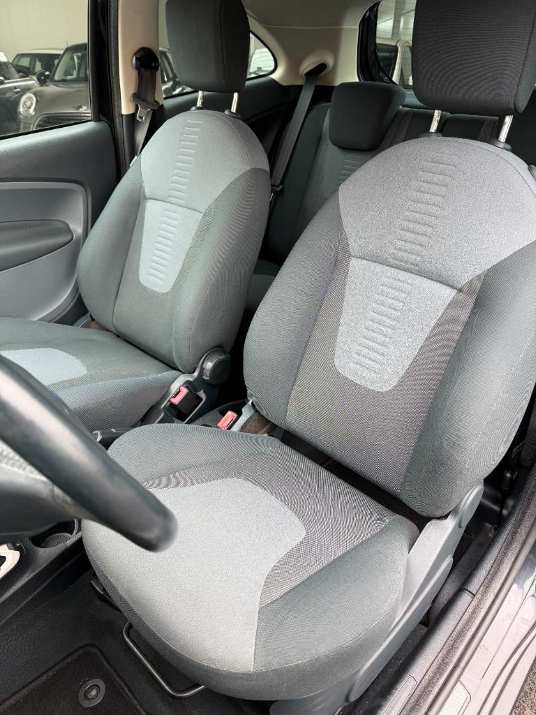 Ford KA 1.2 - titanium - airco