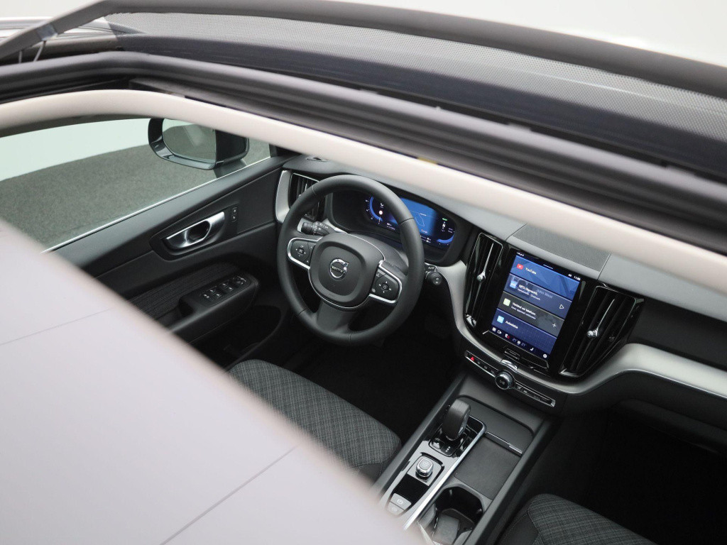 Volvo XC60 2.0 t6 plug-in hybrid awd core bright | long range | navigatie |