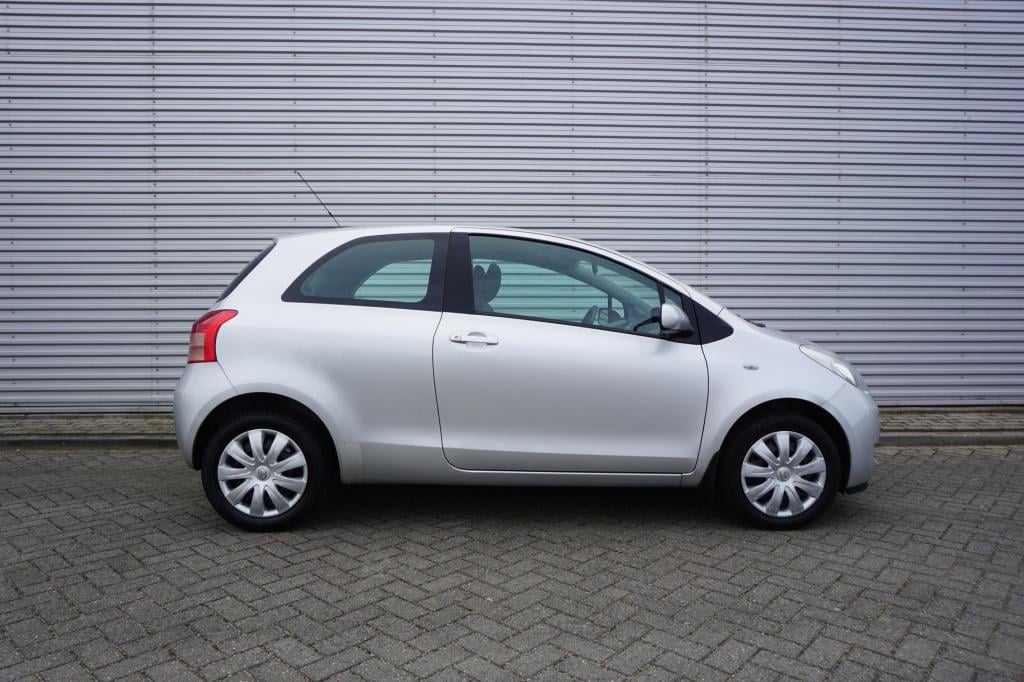 Toyota Yaris 1.3 vvti sol airco / elektr. ramen / nap