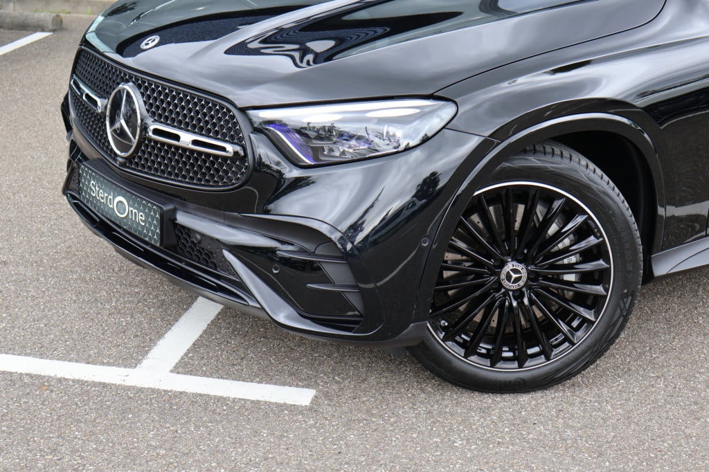 Mercedes-Benz Glc 300e 4matic edition amg line l techniek pakket l luchtver