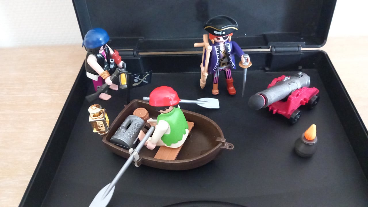 Playmobil piraten met roeiboot en kanon in box