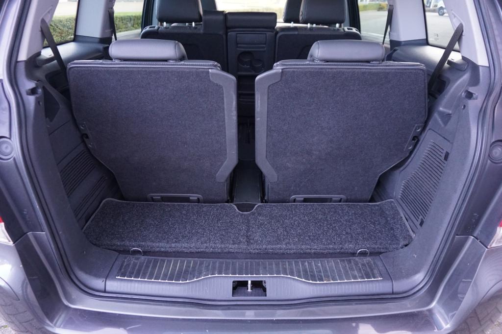 Opel Zafira 1.8 cosmo 7-persoons / climate / navi / cruise / trekhaak / lm 