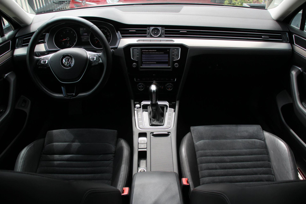 Volkswagen Passat variant 1.4 tsi act highline - actieprijs €16.695,- t/m 2