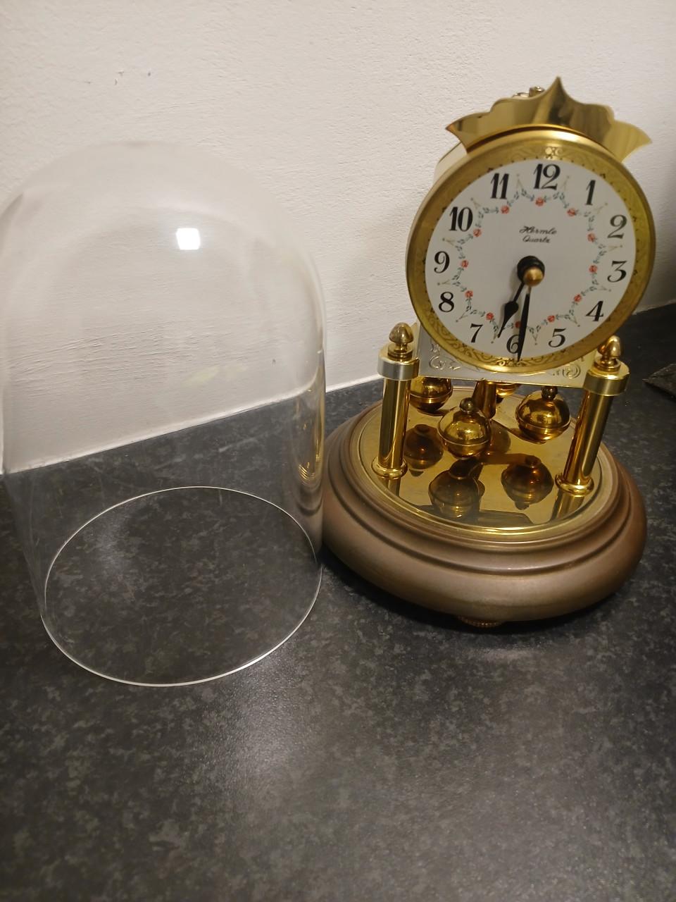 Hermle Quartz tafel (stolp) klok