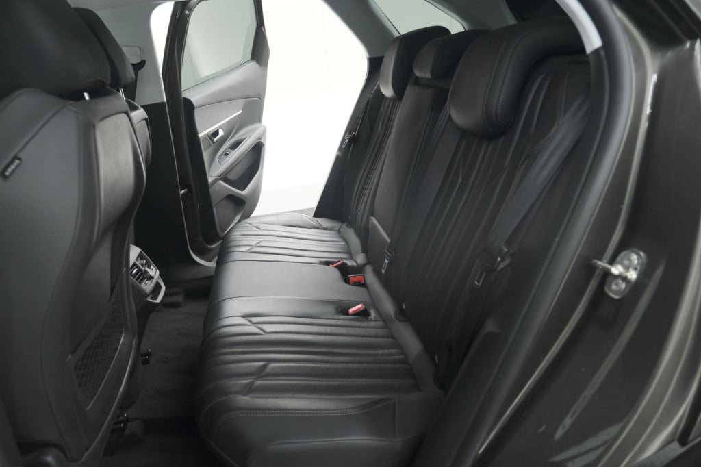 Peugeot 3008 puretech 130 eat6 allure | camera | navigatie | apple carplay 