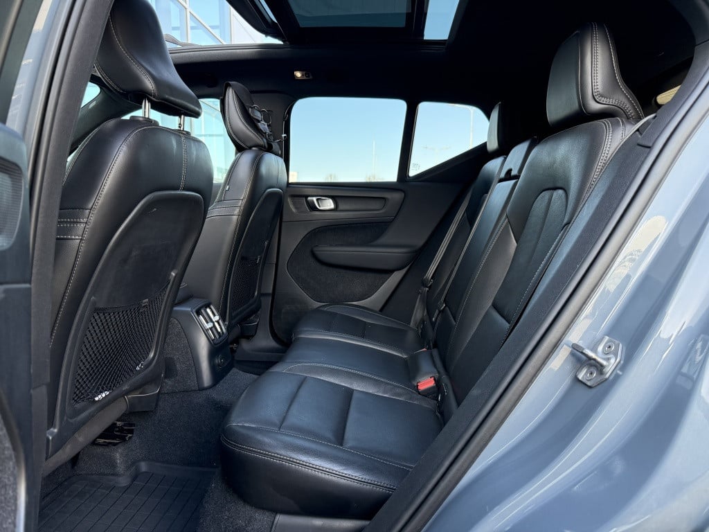 Volvo XC40 t5 262pk recharge| r-design-full options ! stylingpack