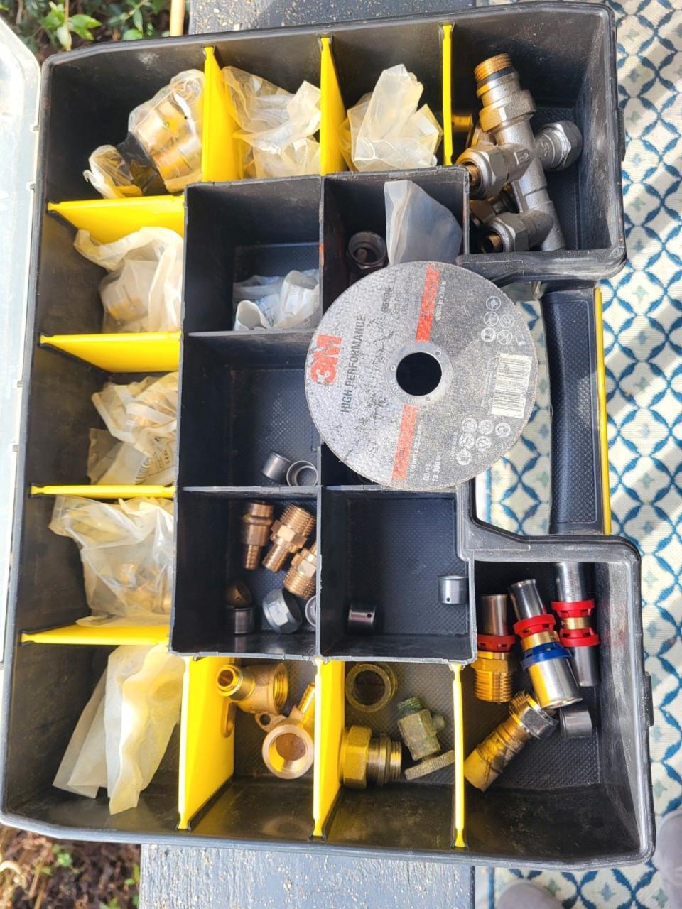 Diverse fittingen o.a.Viega