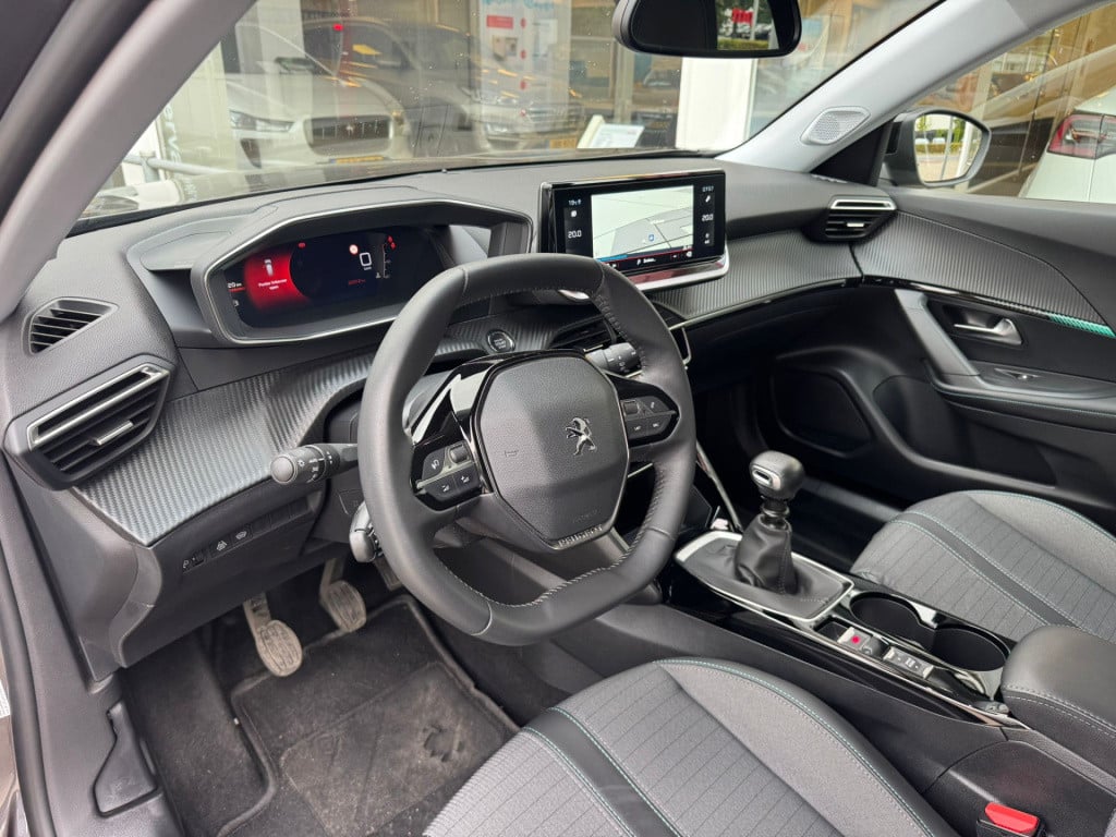 Peugeot 2008 1.2 puretech allure pack