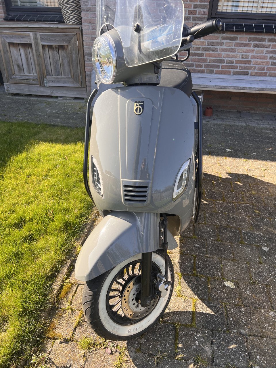 BTC Riva Luxury Scooter – Nardo Grey