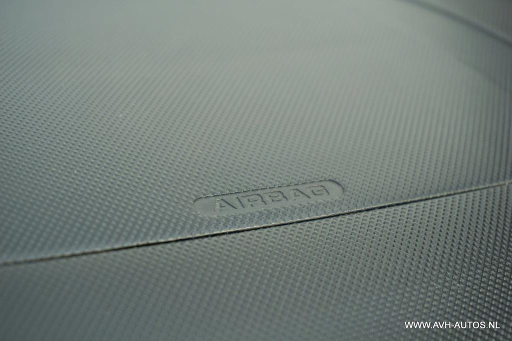 Peugeot 107 1.0-12v millesim 200