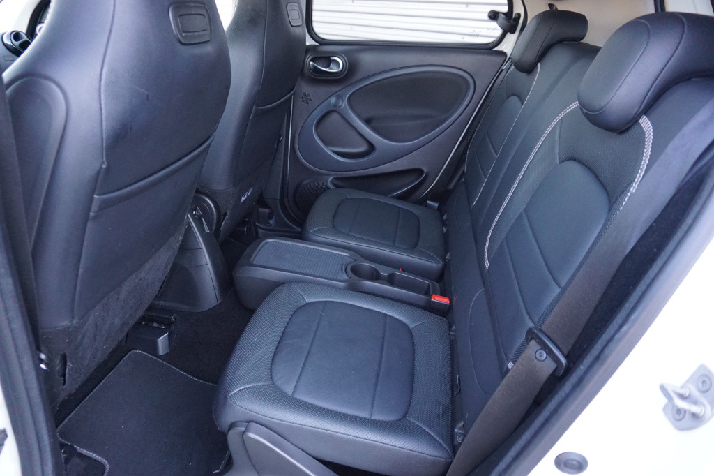 Smart Forfour 1.0 t brabus automaat panoramadak / navi / cruise / camera / 