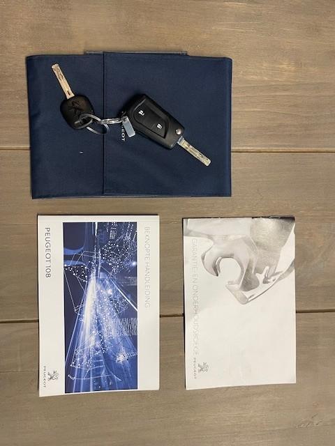 Peugeot 108 1.0 e-vti blue lease executive