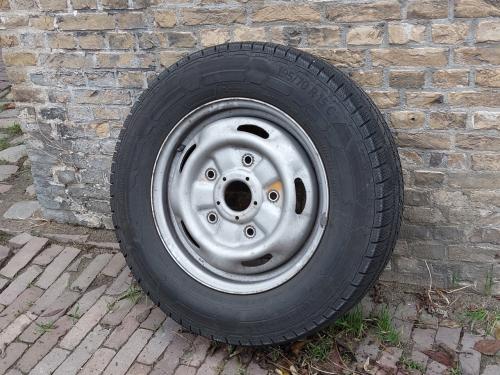 4 Winterbanden Continental (VanContact Winter) 195/70R15 op stalen velgen