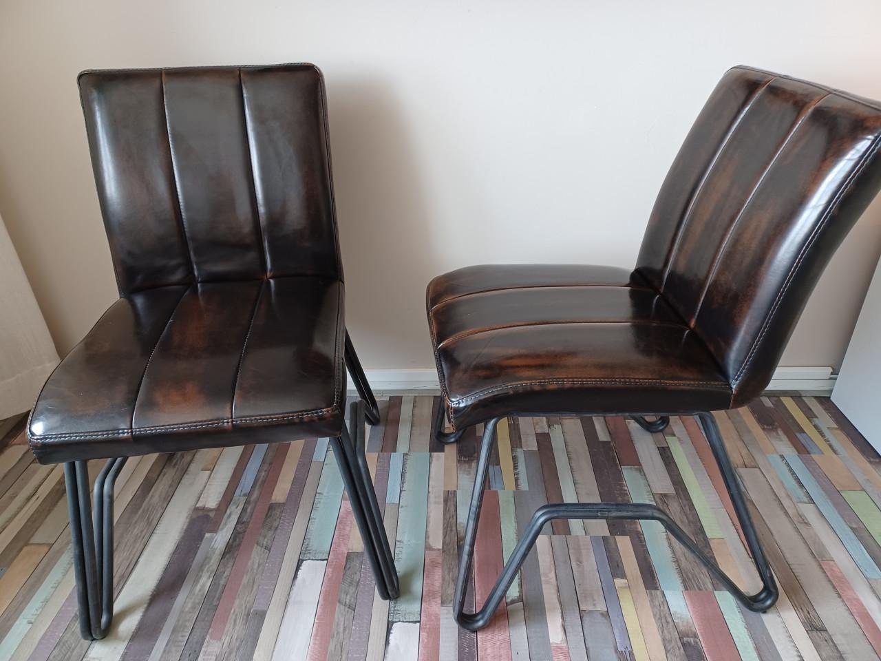 T.k.a. 2 Leren Vintage Eetkamerstoelen