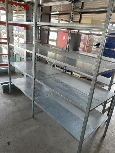 Gebruikte verzinkte legbordstelling 70 cm diep.