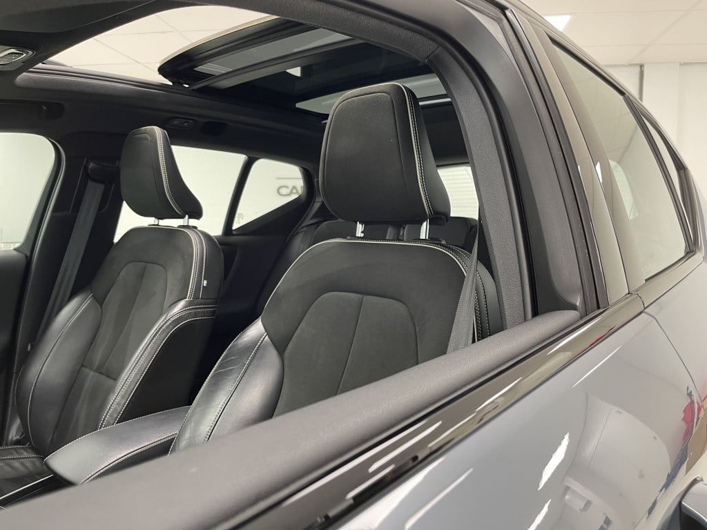 Volvo XC40 1.5 t5 recharge r-design | thunder grey | pano | trekhaak | 262p