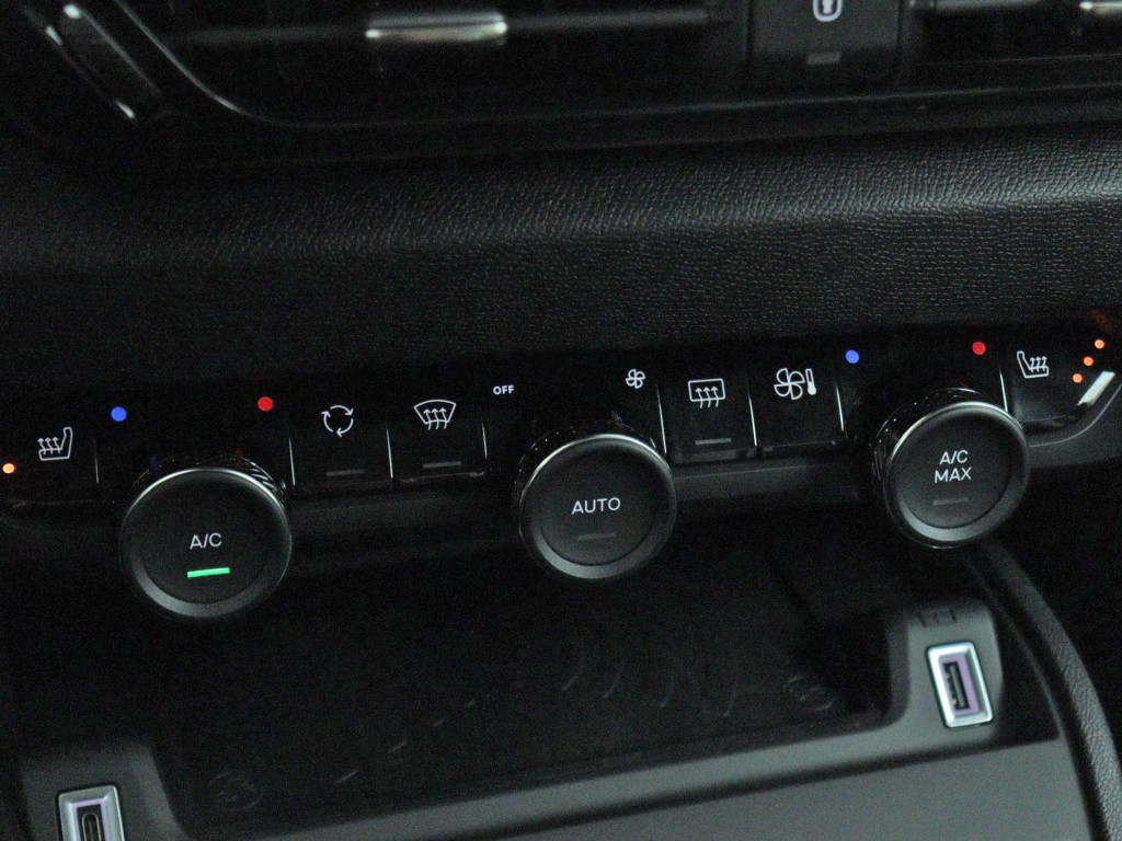Citroen C4 hybrid 136 pk automaat max | private lease 36 mnd 10.000 p.j. €4