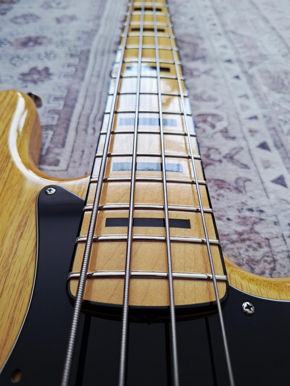 Fender Peterbuilt Jazz basgitaar naturel z.g.a.n.