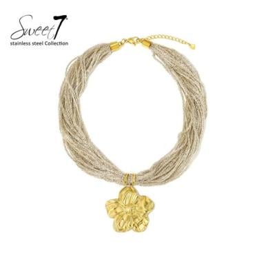 Halsketting met meerdere strengen en bloemen hanger