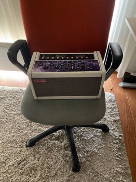 Michael Kelly gitaar plus Spark versterker