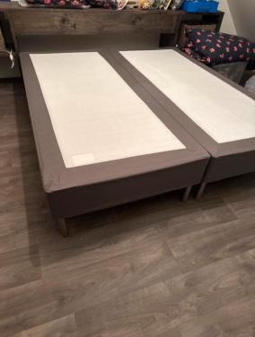 Vanwege verhuizing, Onderstel boxspring als nieuw 90x 200 cm