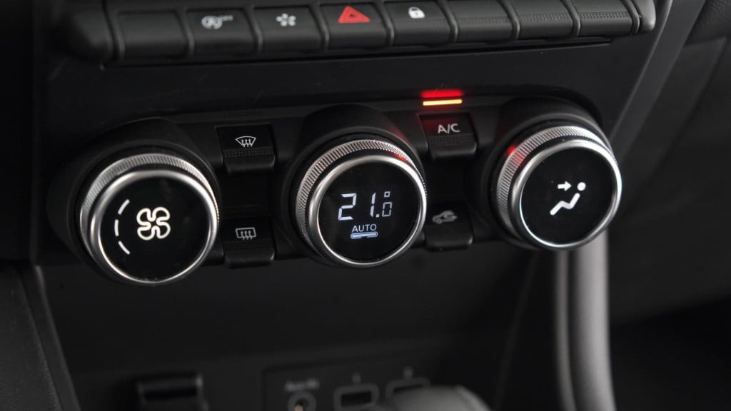 Renault Captur tce 140 edc intens | camera | apple carplay | navigatie | pa