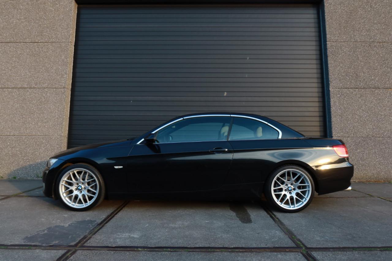 BMW 325i 3.0 Cabriolet Youngtimer 145DKM 2007