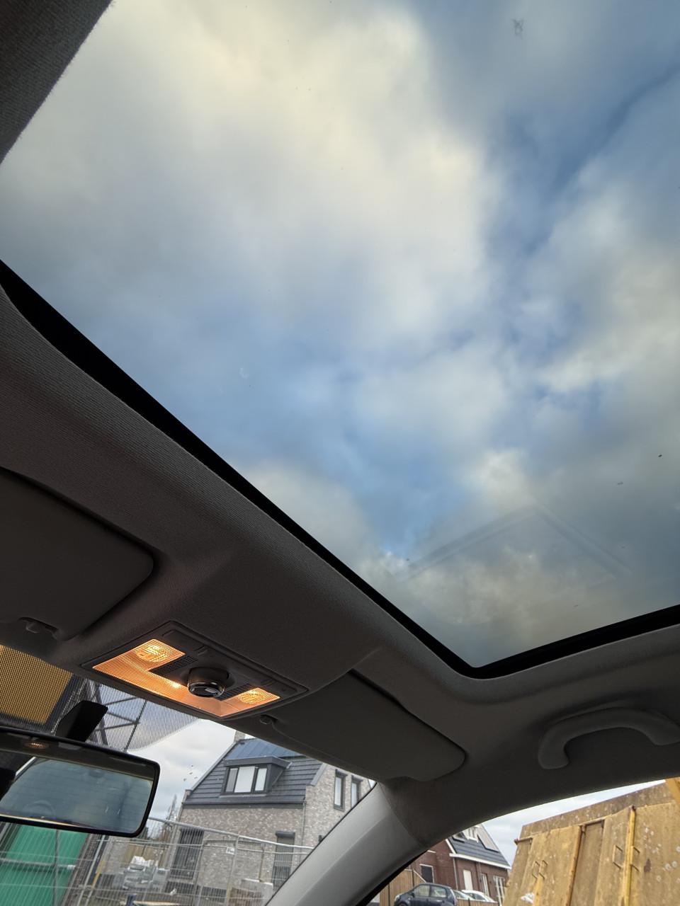 Volkswagen Up! Cup Editie 2024 - Pano-dak, stoelverwarm. etc