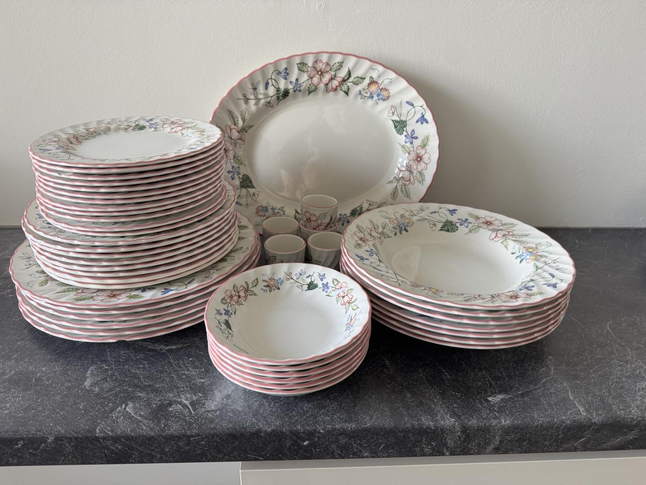 Servies Wood & Sons (compleet) Spring Fields by Jenny Rhodes