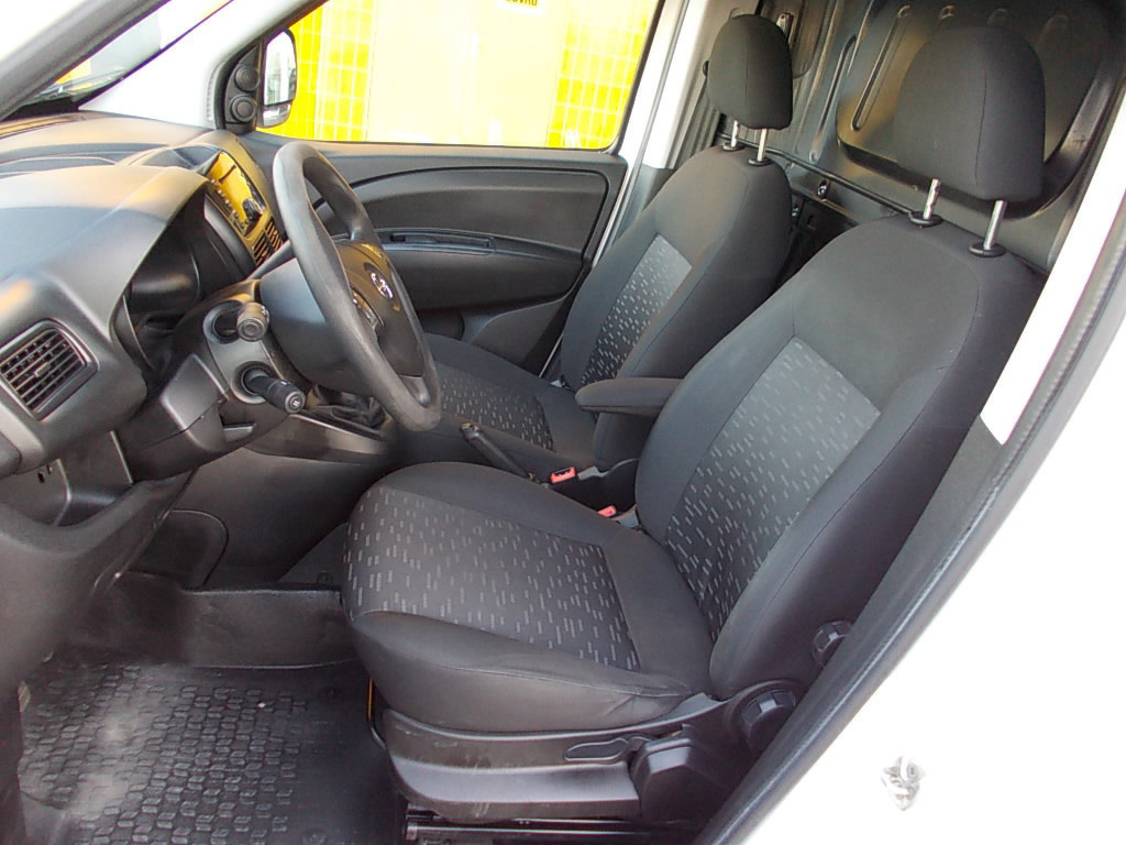 Opel Combo 1.3 cdti airco, cruise control, pdc, trekhaak