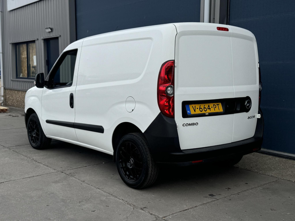 Opel Combo 1.3 cdti l1h1 selection euro 6 / n.a.p / elektrische ramen