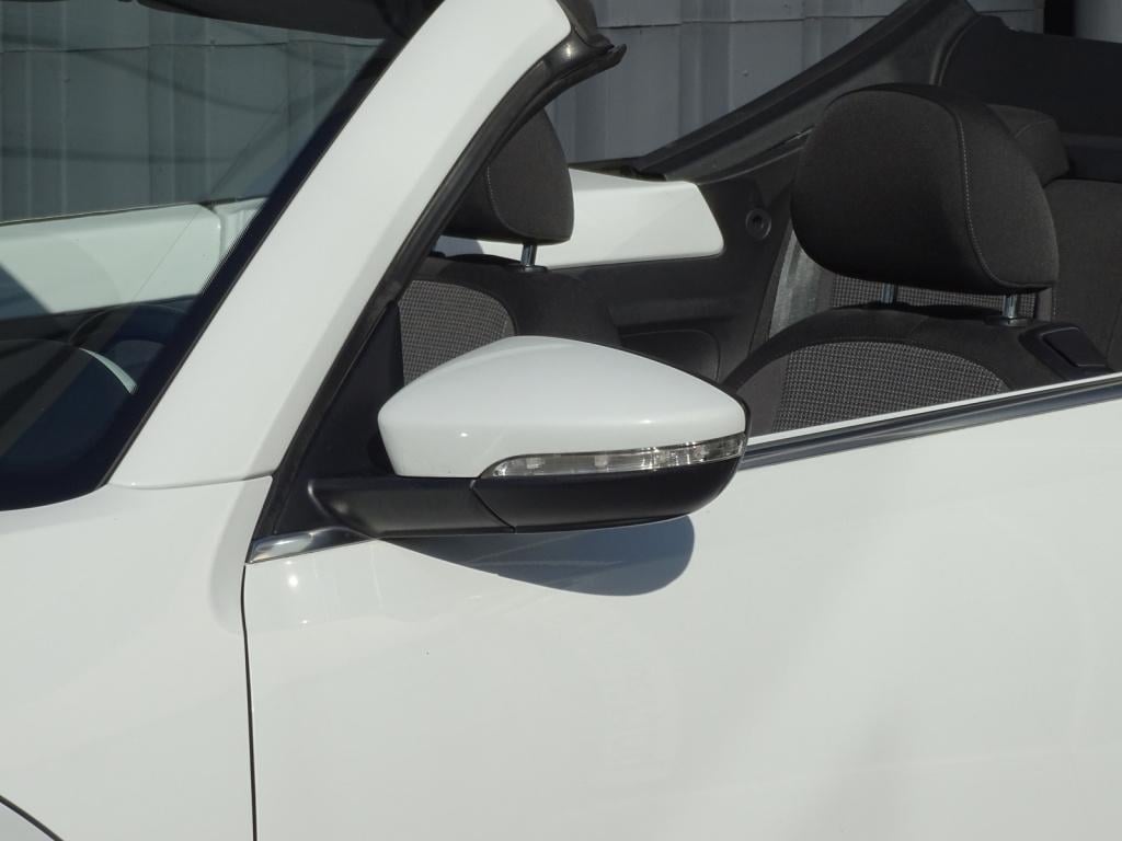 Volkswagen New Beetle cabriolet 1.2 tsi design bluemotion