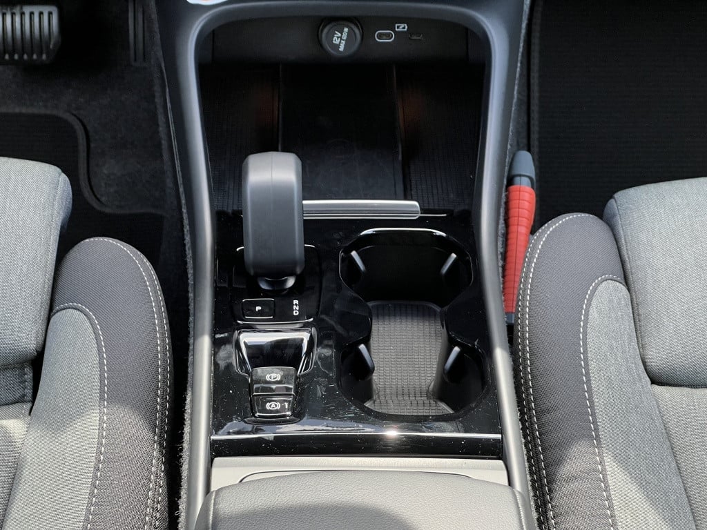 Volvo XC40 b4 197pk plus dark| adap.cruise| trekhaak|camera| googlemaps| el