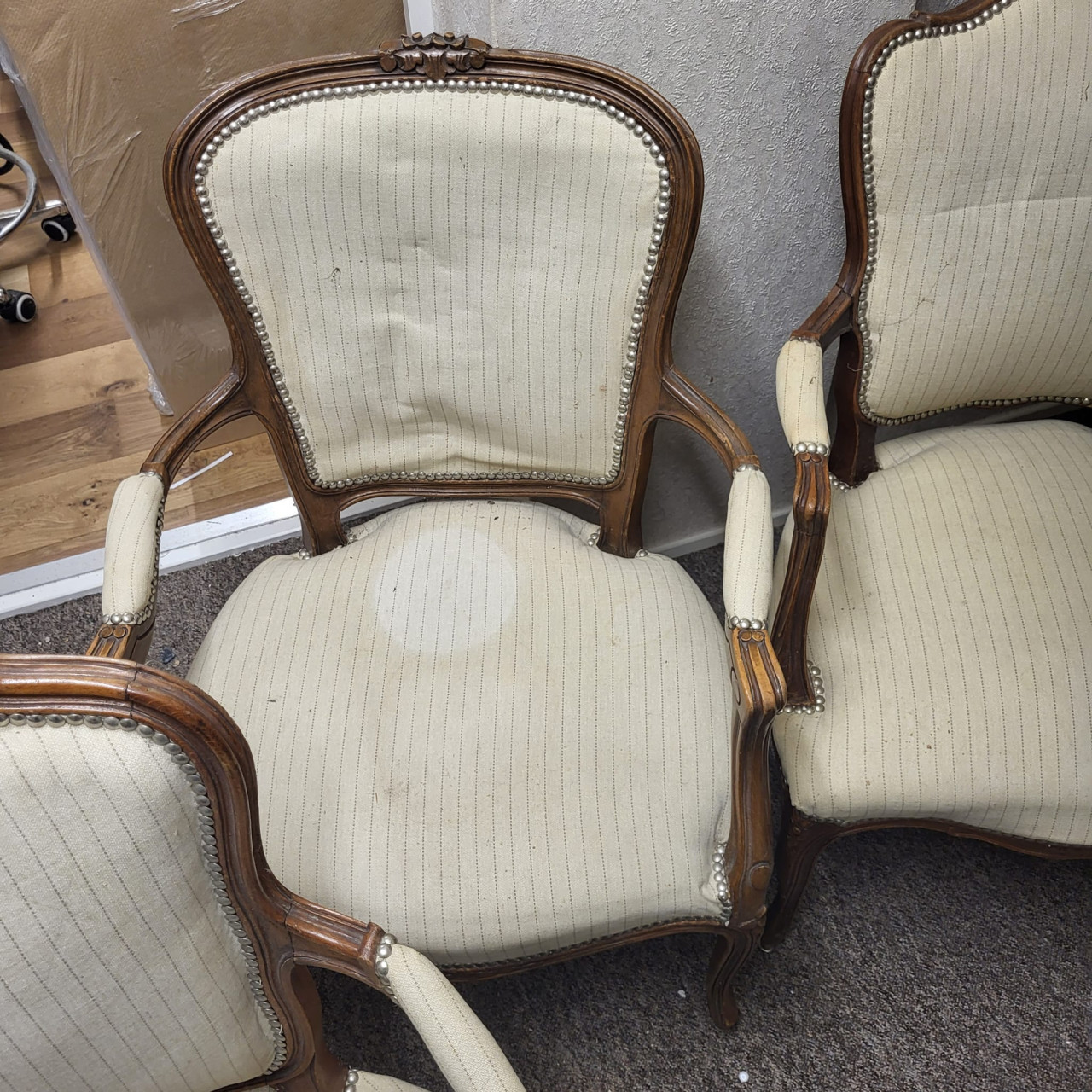 3 antieke Lodewijkstoeltjes